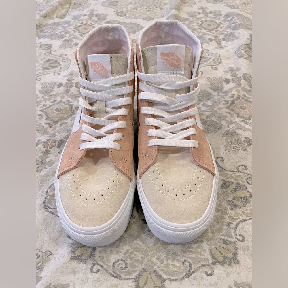 Vans SK8-Hi platforms peach and cream women’s 7.5 brand new